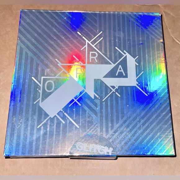 OFRA Eyeshadow Palette-Glitch 2000. Shiny, Sparkle, Beauty, Fashion, Bright, Fit - Picture 2 of 5